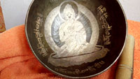 Тибетская поющая чаша с Буддой