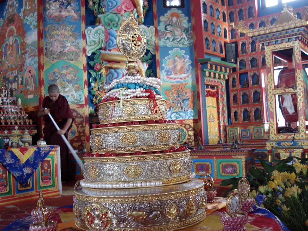 Женский буддистский монастырь. Druk Amitabha Mountain
