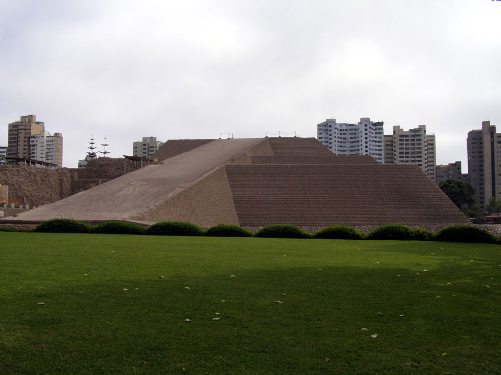 Лима | Индейская пирамида