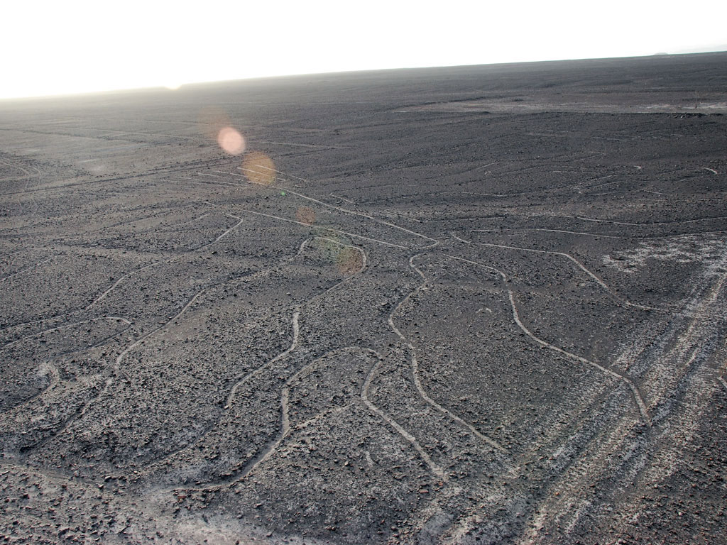 Пустыня Наска (Nazca). Геоглиф "Руки" со смотровой вышки