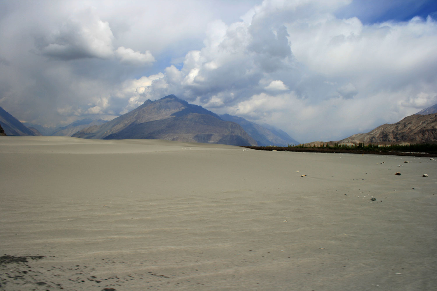 Нубра (Nubra), песок и горы | Nubra Valley. Ladakh