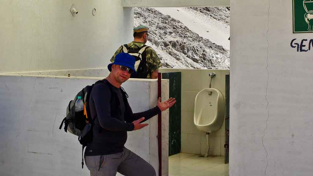 Тибетский туалет, Монастырь Тикси